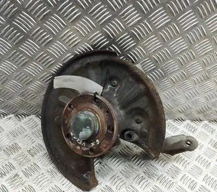 Rear wheel hub