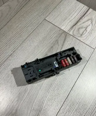 Mercedes-Benz E W211 Fuse box set A0005400372 05376120