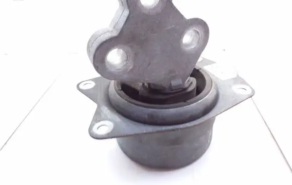 Opel Insignia A Engine mount bracket 13312098