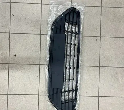 Ford Mondeo MK IV Front bumper upper radiator grill BS7917B968B BS7917B968