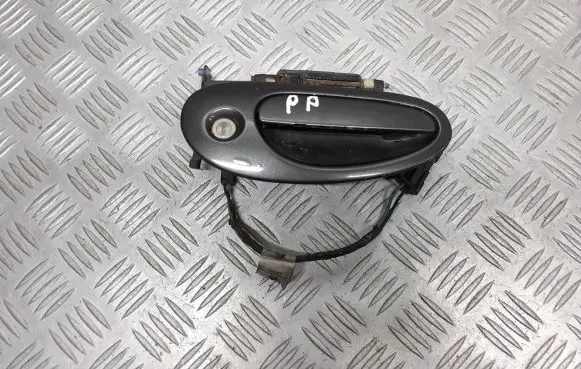 Chrysler 300M Front door exterior handle/bracket 