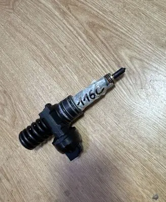 Volkswagen PASSAT B5.5 Fuel injector 038130073BA