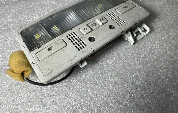 Volkswagen PASSAT B5.5 Front seat light 3B7947105P