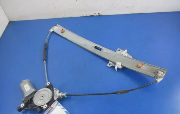 Ford Maverick Front door window regulator with motor