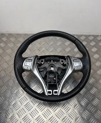 Nissan Qashqai Steering wheel 142804620 34160226C 484304EL1A