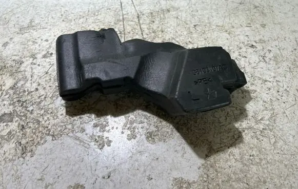 Jeep Cherokee Fender foam support/seal 68103107AC