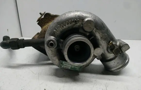 Volkswagen PASSAT B3 Turbo 028145703B 4655771 UK1938F