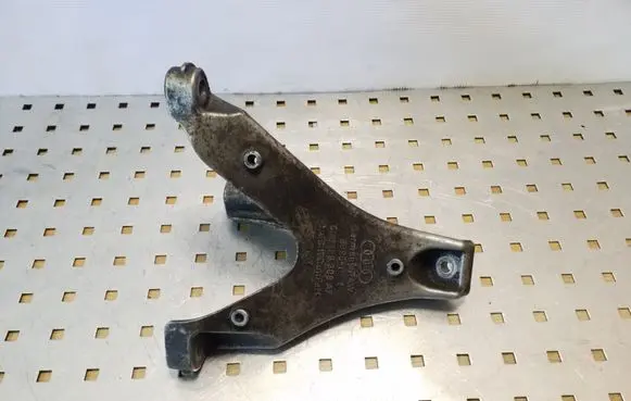 Audi A4 S4 B7 8E 8H Engine mounting bracket 8E0199308AF