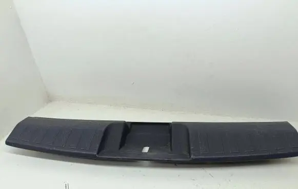Other sill/pillar trim element