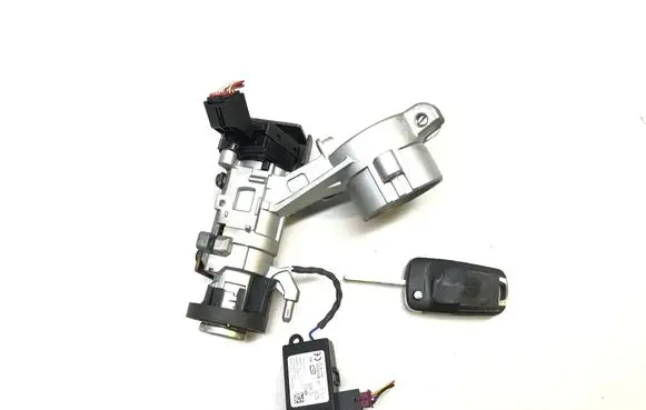 Opel Insignia A Ignition lock 13501002 92860610202