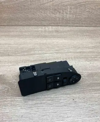BMW 5 E39 Electric window control switch 8360887