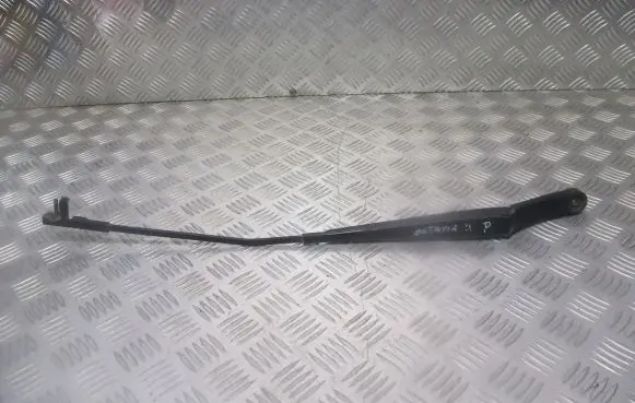 Skoda Octavia Mk2 (1Z) Front wiper blade arm