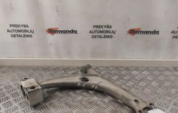 Volkswagen PASSAT B6 Front lower control arm/wishbone 3C047153B