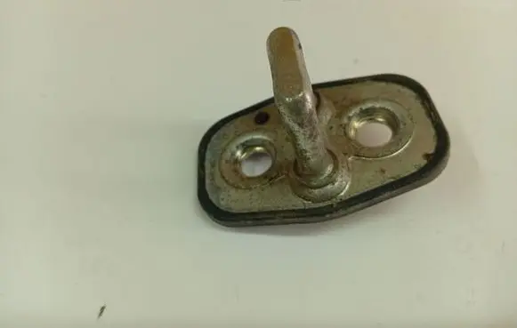 Peugeot Partner Front door lock loop/hook striker 9655466380