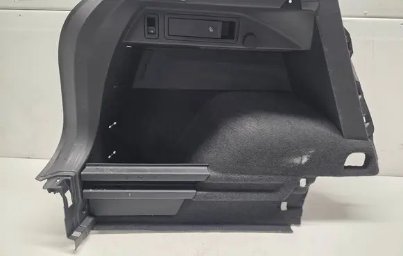Volkswagen Tiguan Trunk/boot side trim panel 5NA867427M 217028
