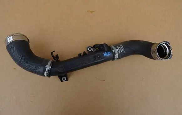 Volvo V60 Intercooler hose/pipe 31686412 32222071 31657738