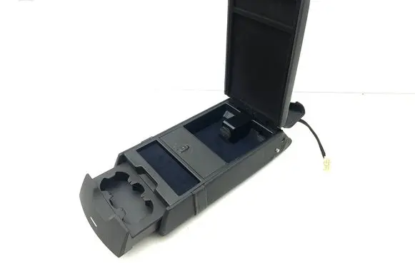 Maserati Quattroporte Rear seat armrest 