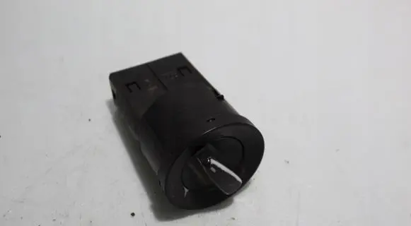 Volkswagen Golf IV Light switch 1C0941531