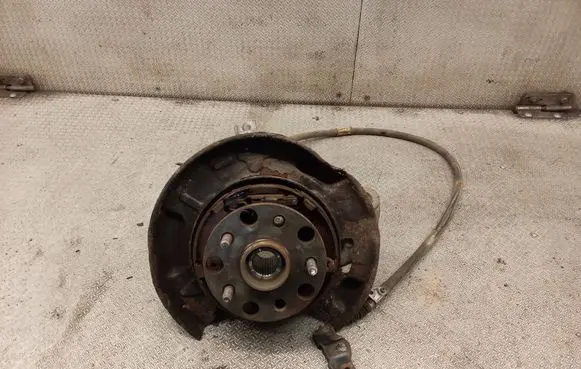 Lexus IS 220D-250-350 Rear wheel hub spindle/knuckle 