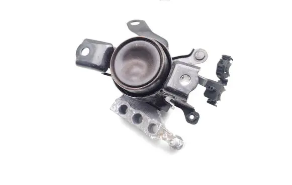 Lexus ES 250 - 300 - 330 Engine mount bracket