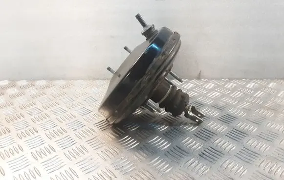 Toyota Yaris Brake booster 0204021918