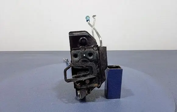 Hyundai i10 Front door lock