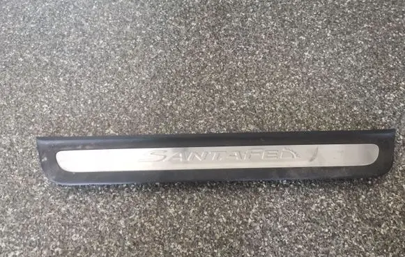 Hyundai Santa Fe Rear sill trim cover 85883S2500