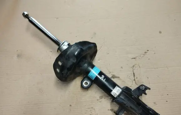 Honda CR-V Front shock absorber/damper