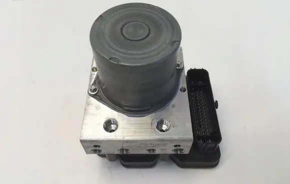 Volvo XC40 ABS Pump 31445741