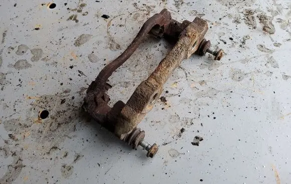 Peugeot 307 Front Brake Caliper Pad/Carrier 