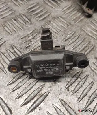 Audi A4 S4 B5 8D Generator/alternator part 068903803b
