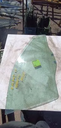 Mitsubishi Galant Front door window glass four-door 1212123