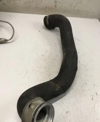 Mercedes-Benz E W211 Engine coolant pipe/hose 2115011182
