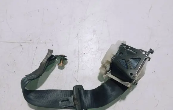 Audi A4 S4 B6 8E 8H Rear seatbelt 17JAN021432 6075200