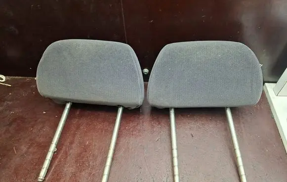 Volkswagen PASSAT B5 Front seat headrest 