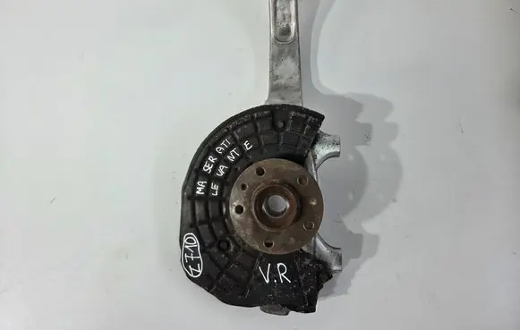 Maserati Levante Front wheel hub spindle knuckle 670034831