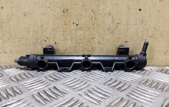 Volkswagen Polo V 6R Fuel main line pipe 03E133320A 03E133319E