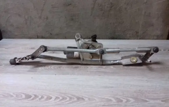 Volvo XC70 Front wiper linkage and motor 404776 182383 09151850