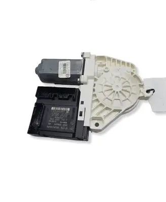 Volkswagen PASSAT CC Front door window regulator motor 3C8837461J