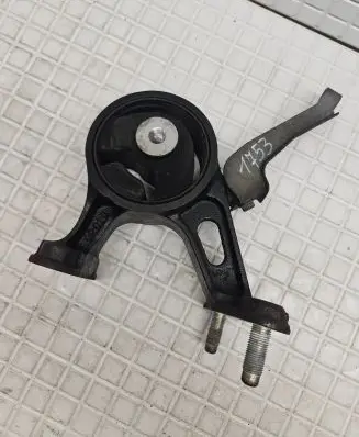 Toyota Avensis T270 Engine mount bracket 0R020