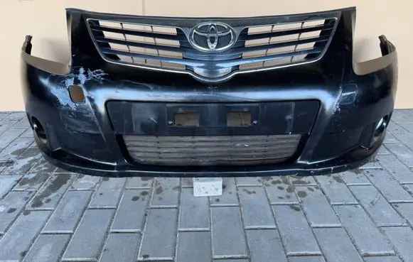 Toyota Avensis T270 Front bumper 