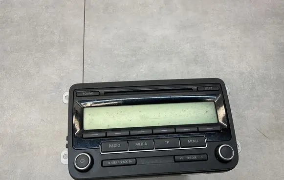 Radio/CD/DVD/GPS head unit