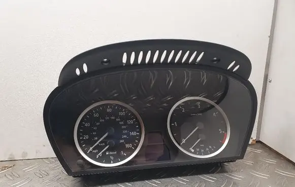 BMW 5 E60 E61 Speedometer (instrument cluster) 6983154 62116983154