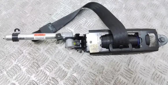 Volvo C30 Front seatbelt 30642223