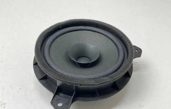 Subaru XV II Rear door speaker