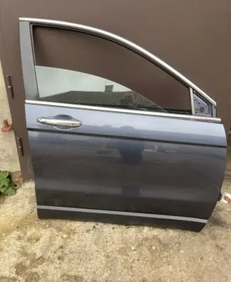 Honda CR-V Front door