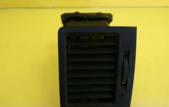 Hyundai Getz Dashboard side air vent grill/cover trim