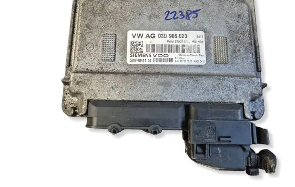 Volkswagen Polo V 6R Engine control unit/module 03D906023 5WP4041404