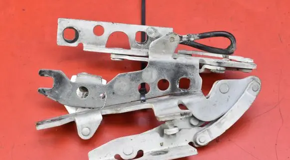 BMW 6 E63 E64 Engine bonnet/hood hinges 7064159