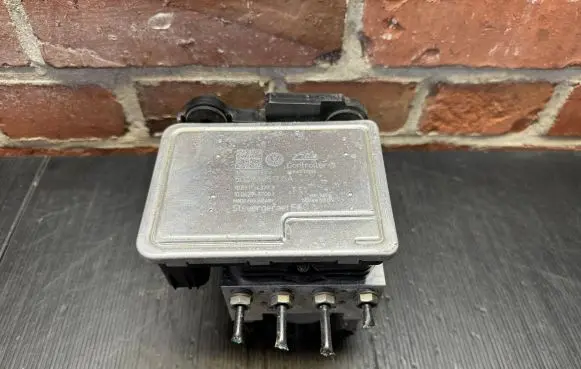 Volkswagen T-Roc ABS Pump 5Q0614517GA 10062937001 10091743773